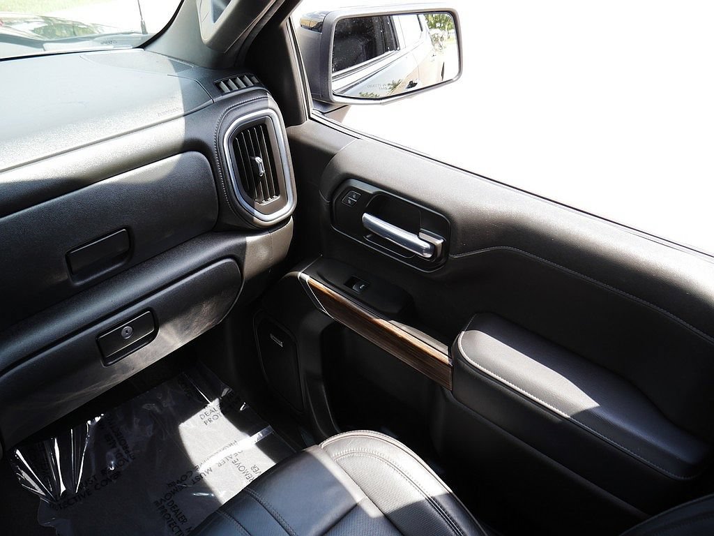 Used 2022 Chevrolet Silverado 1500 High Country w/ Technology Package AWD/4WD image 24