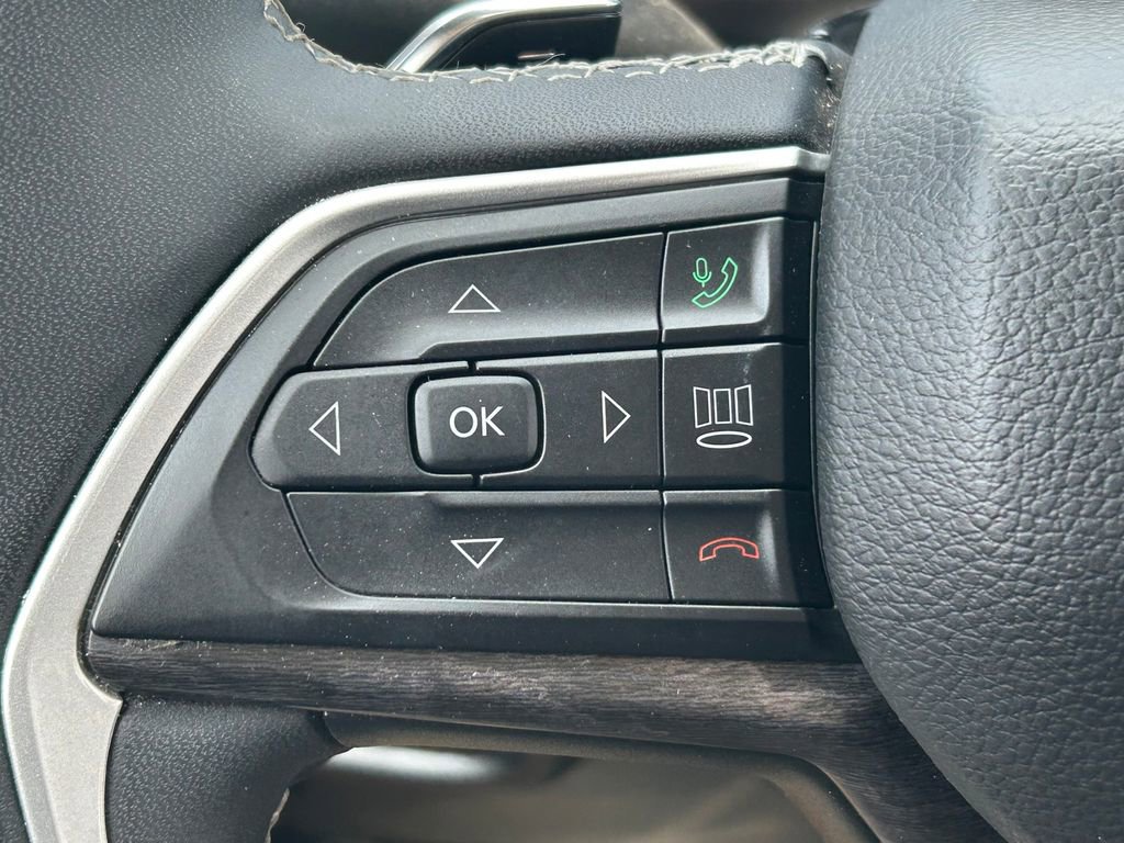 Used 2023 Jeep Grand Cherokee L Limited RWD image 34
