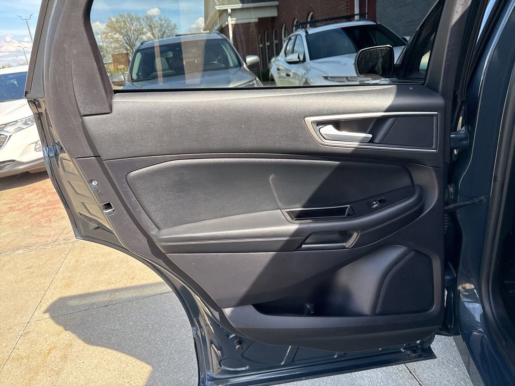 Used 2019 Ford Edge SEL w/ Equipment Group 201A AWD/4WD image 42