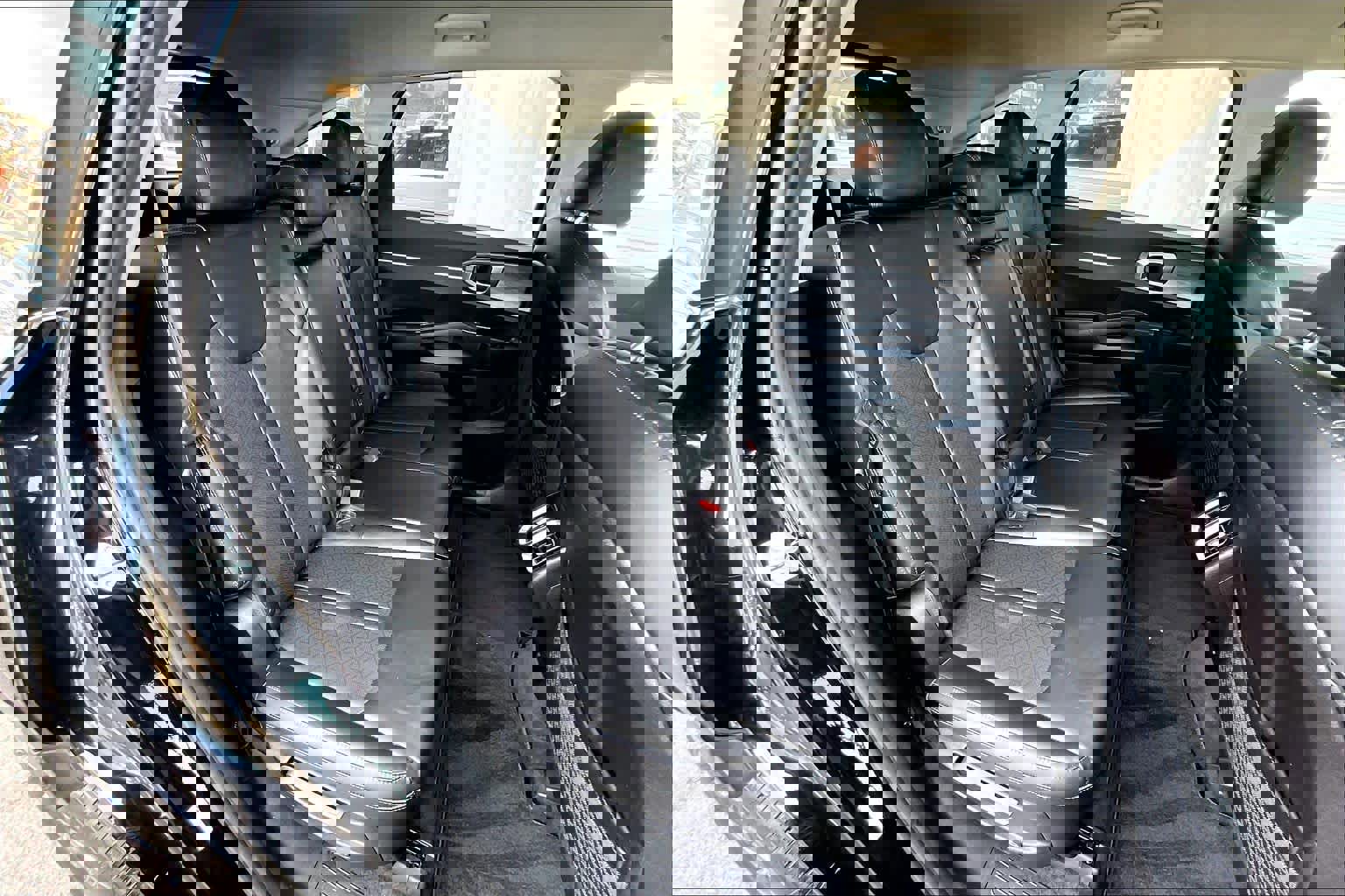 Used 2022 Kia Sorento S image 21