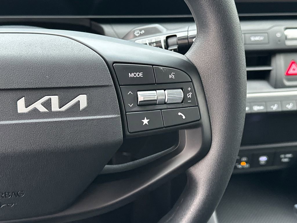 New 2025 Kia K4 FWD image 19