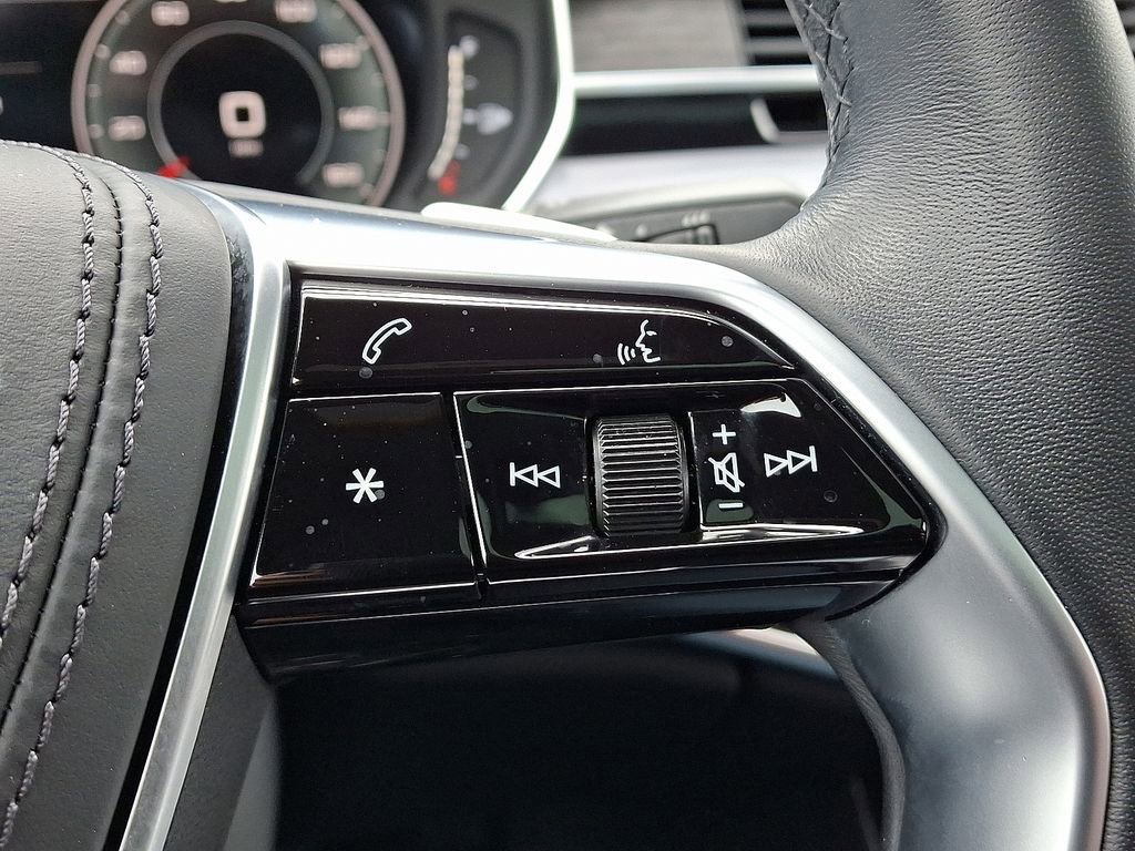 Used 2023 Audi A8 L 3.0T w/ Comfort Plus Package image 24