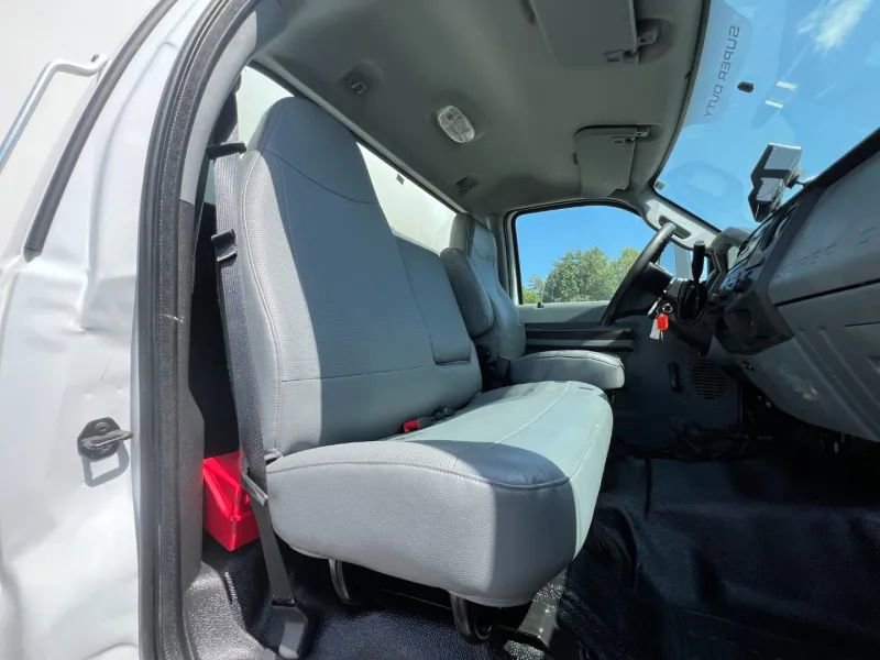Used 2017 Ford F650 2WD Regular Cab Super Duty image 19