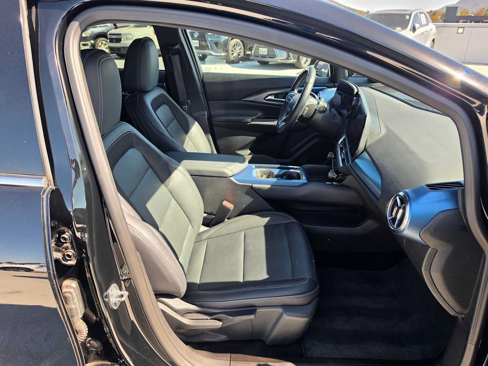 Used 2024 Chevrolet Equinox EV LT w/ Active Safety Package 3 FWD image 10
