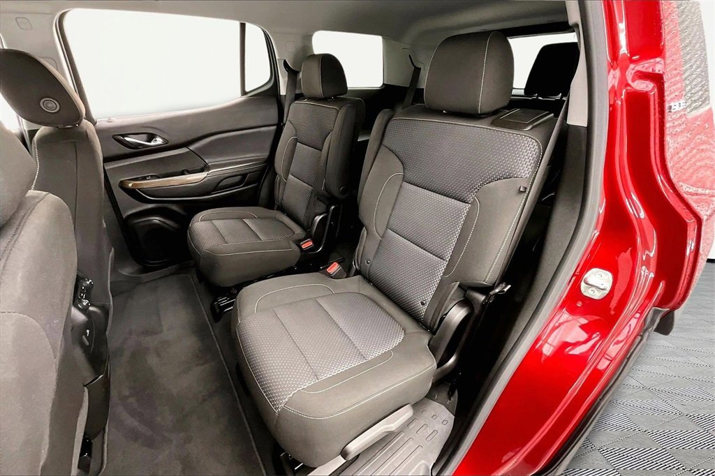 Used 2023 GMC Acadia SLE w/ Driver Convenience Package image 26