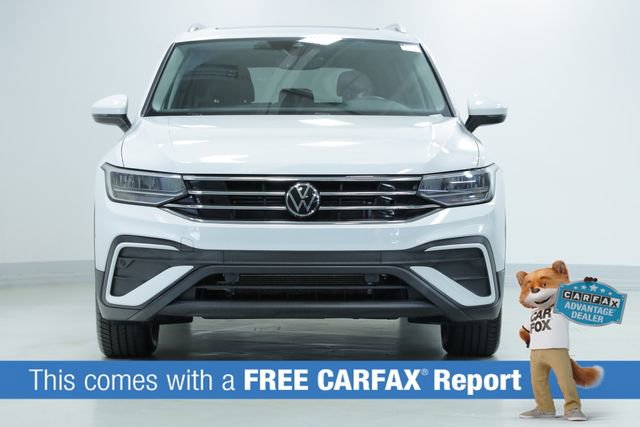 Certified 2022 Volkswagen Tiguan SE w/ Panoramic Sunroof Package image 2