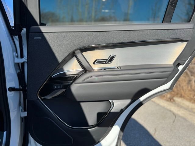 Used 2025 Land Rover Range Rover Sport SE image 15
