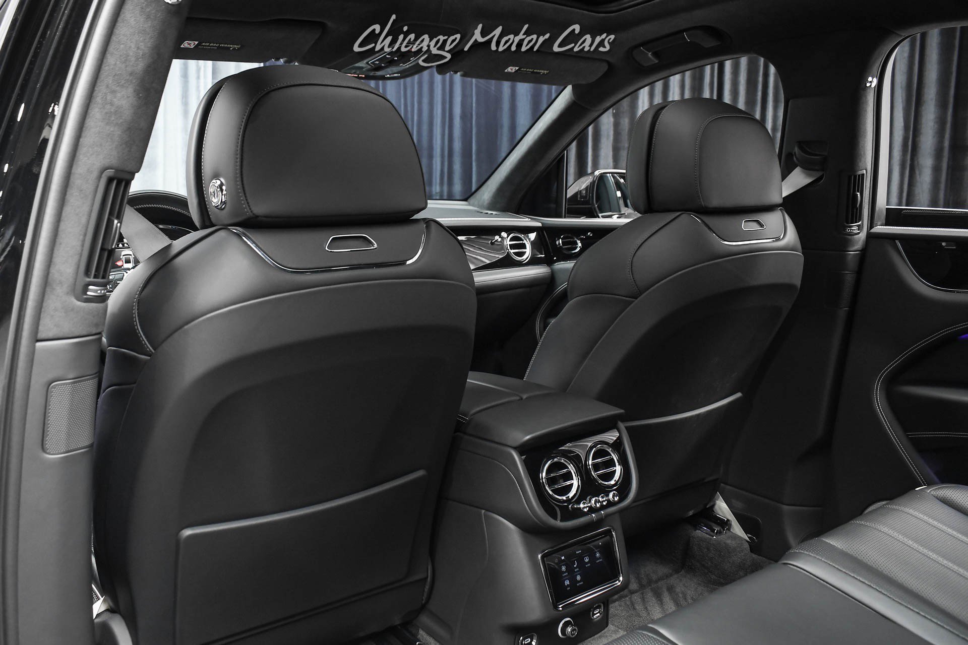 Used 2023 Bentley Bentayga Plug-In Hybrid image 27