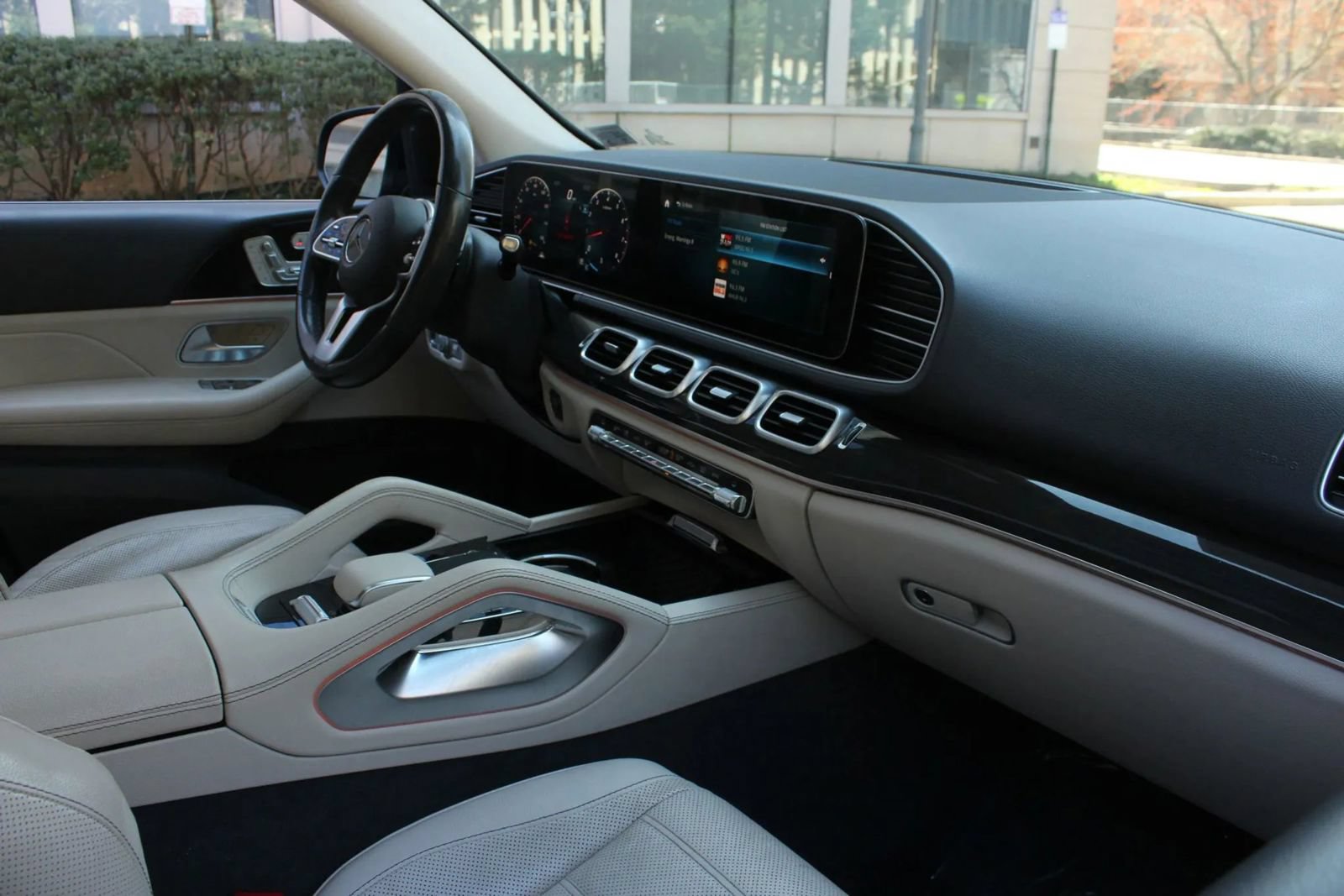 Used 2020 Mercedes-Benz GLE 350 4MATIC image 29