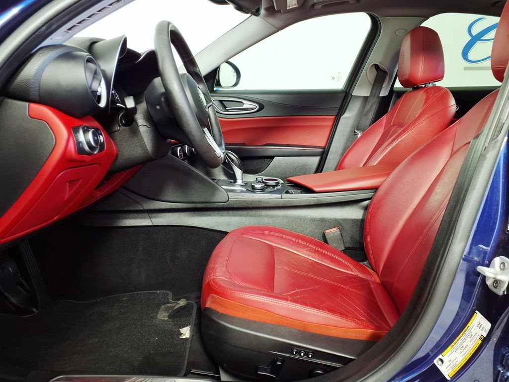 Used 2019 Alfa Romeo Giulia RWD image 7