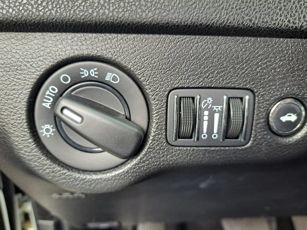 Used 2020 Dodge Charger SXT RWD image 22