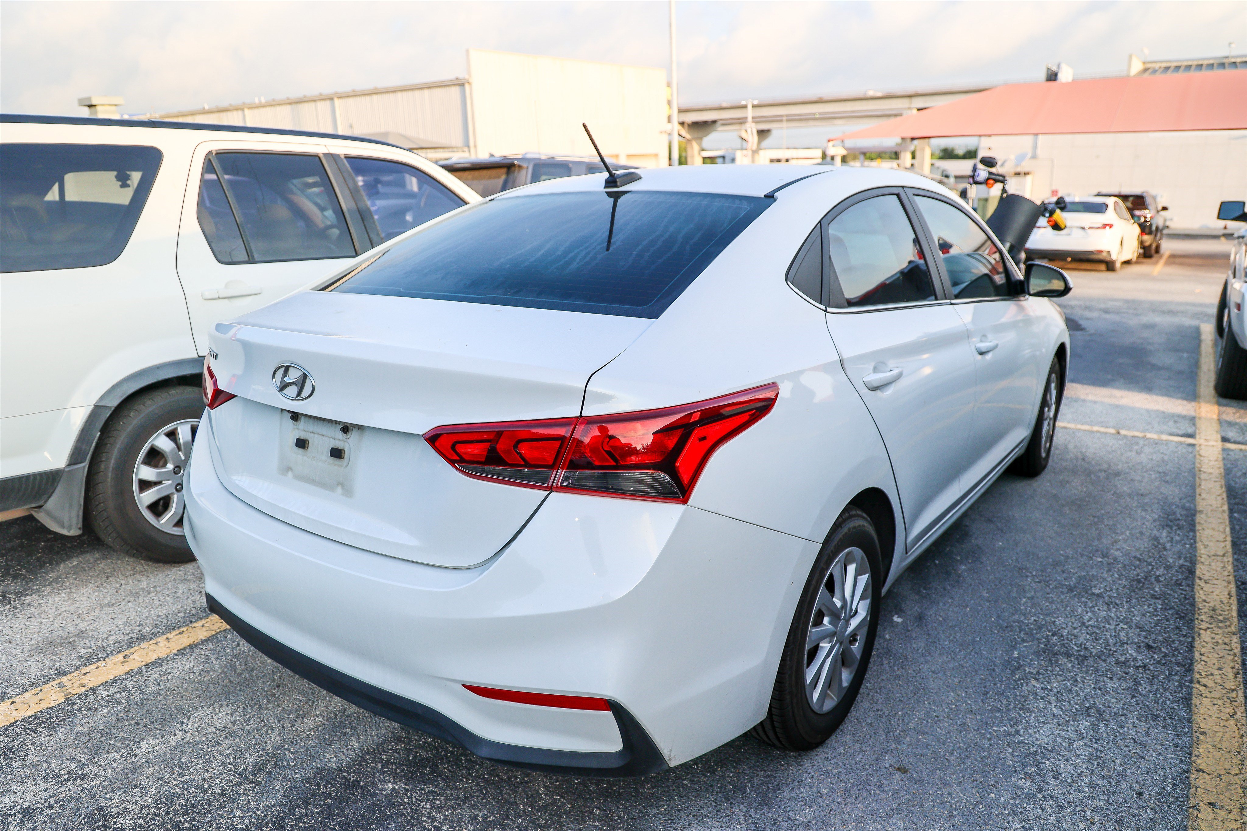 Used 2022 Hyundai Accent SEL FWD image 8