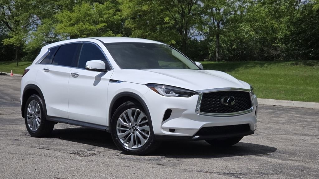 Certified 2023 INFINITI QX50 Pure AWD/4WD image 2