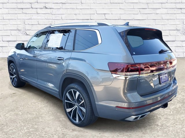 Used 2024 Volkswagen Atlas SEL Premium R-Line image 2