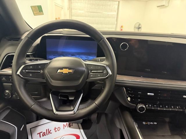 Used 2025 Chevrolet Suburban LT w/ Comfort Package image 18