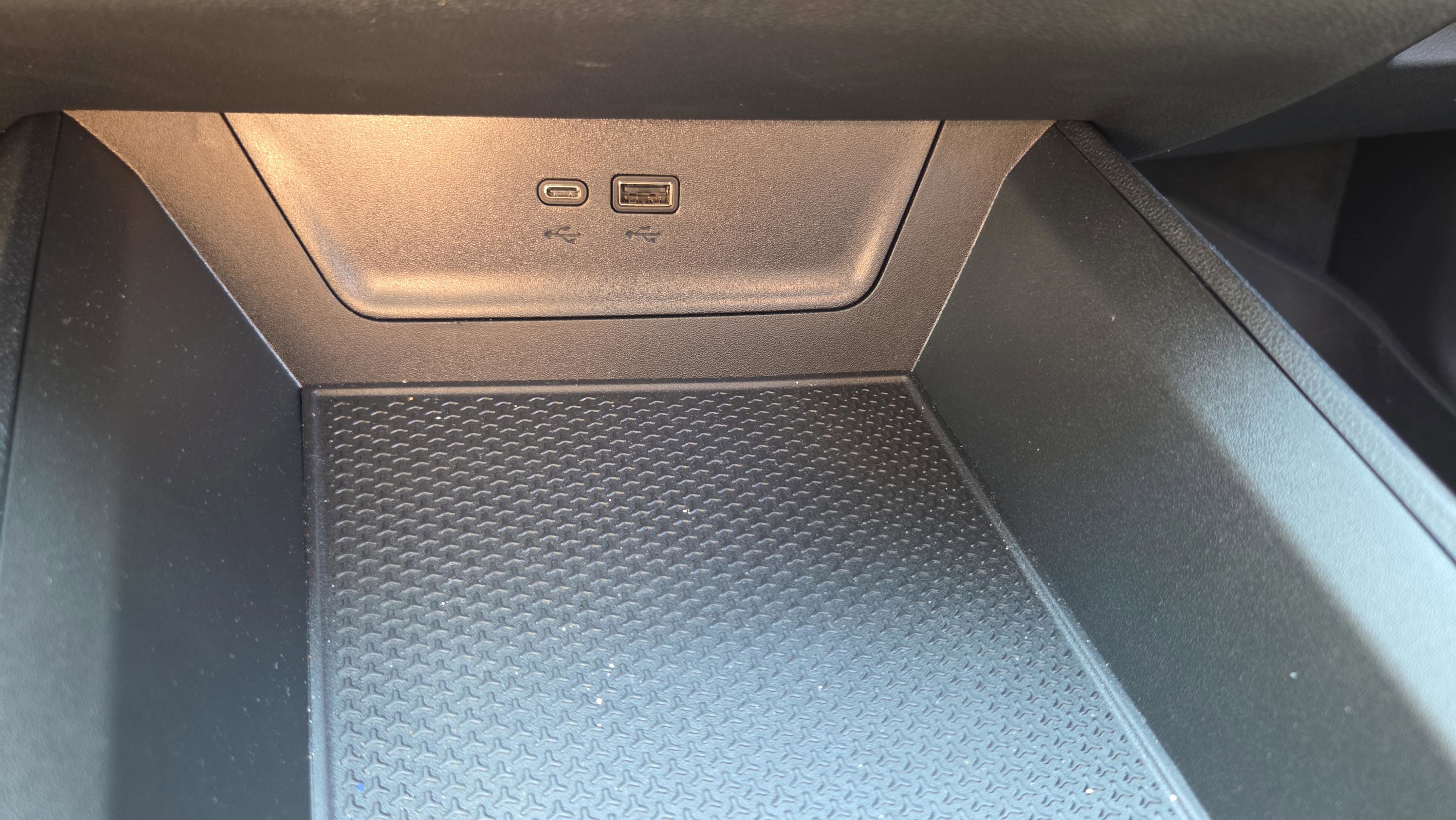 Used 2026 Chevrolet Equinox LT w/ Safety and Technology Package image 24
