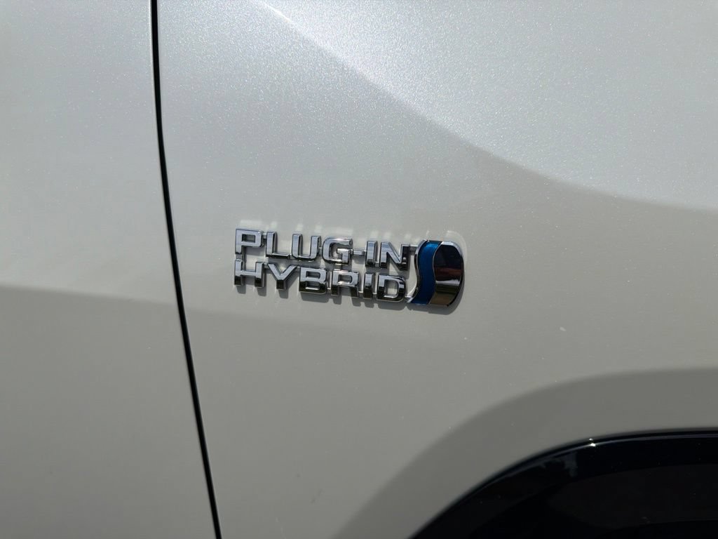 Used 2022 Toyota RAV4 XSE w/ Weather Package AWD/4WD image 10