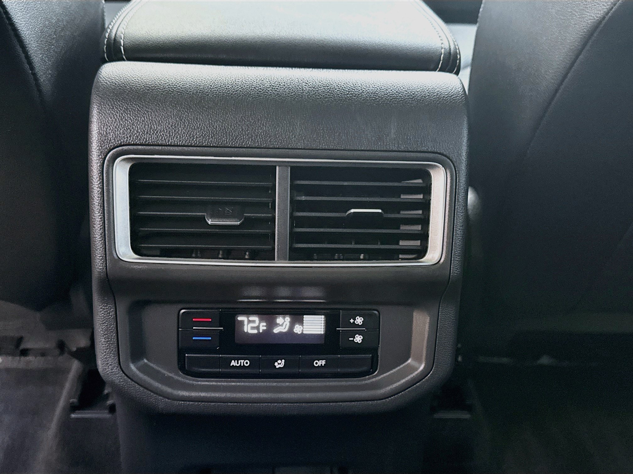 Used 2024 Volkswagen Atlas SE w/ Panoramic Sunroof Package FWD image 22