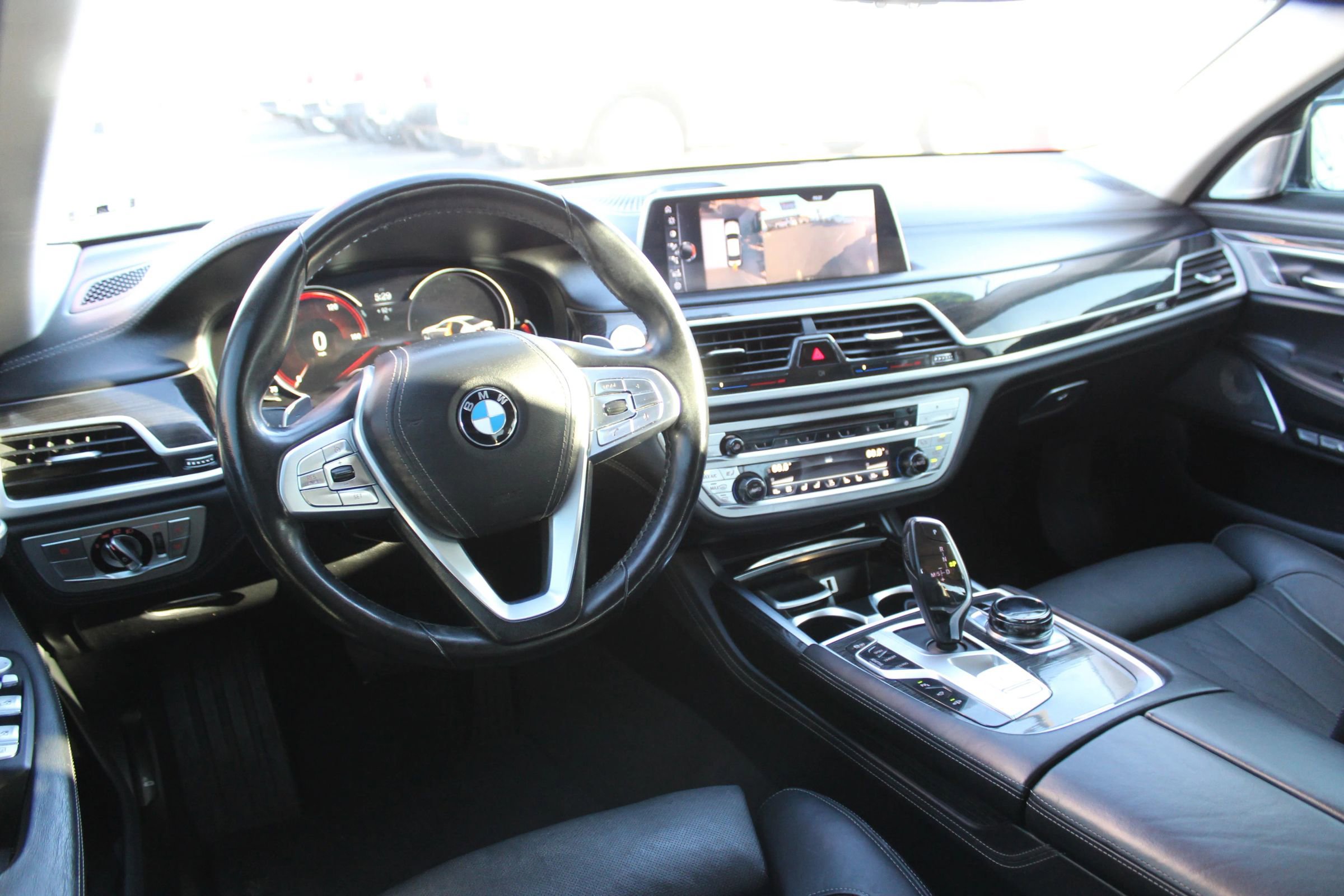 Used 2016 BMW 750i RWD image 9
