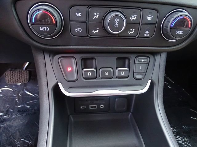 Used 2018 GMC Terrain Denali w/ Advanced Safety Package image 12