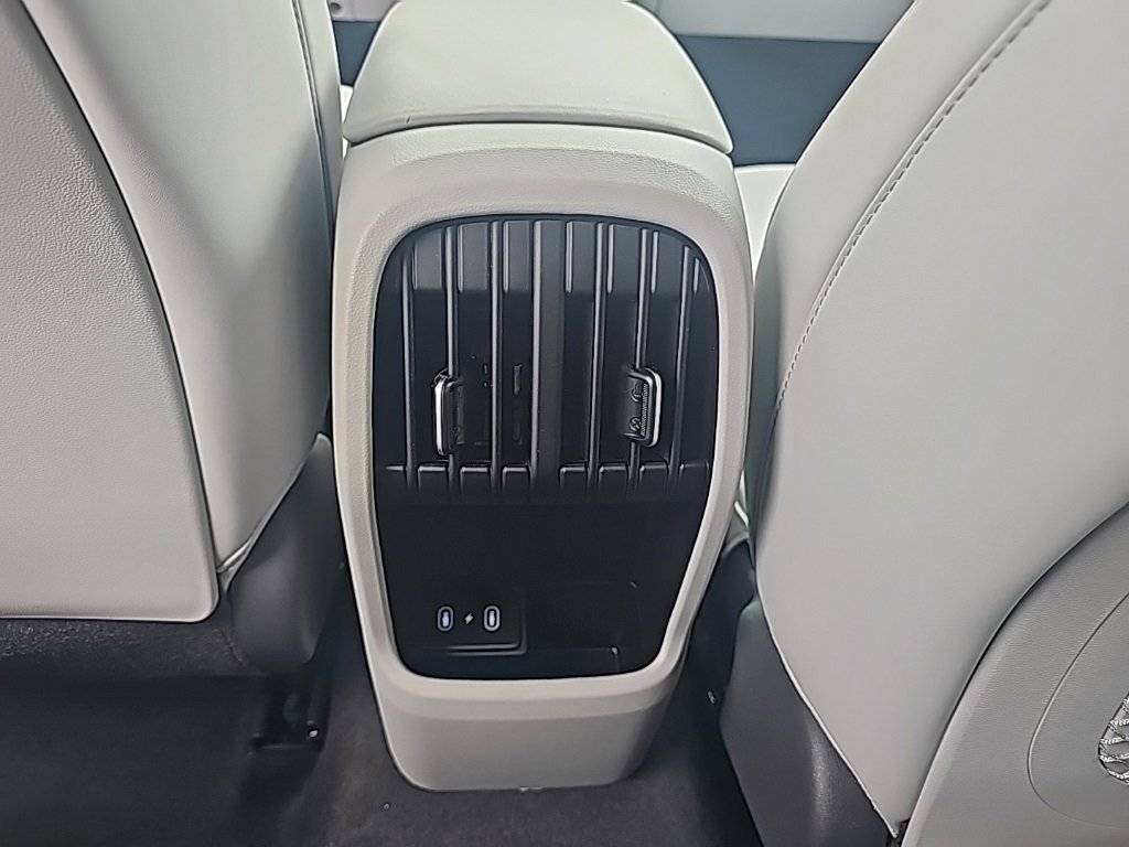 Used 2024 Hyundai Kona Limited image 14