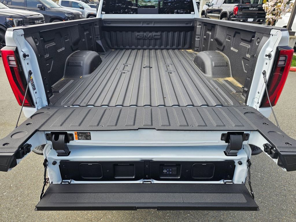 New 2026 GMC Sierra 3500 Denali Ultimate w/ LPO, Black Badging Package AWD/4WD image 13