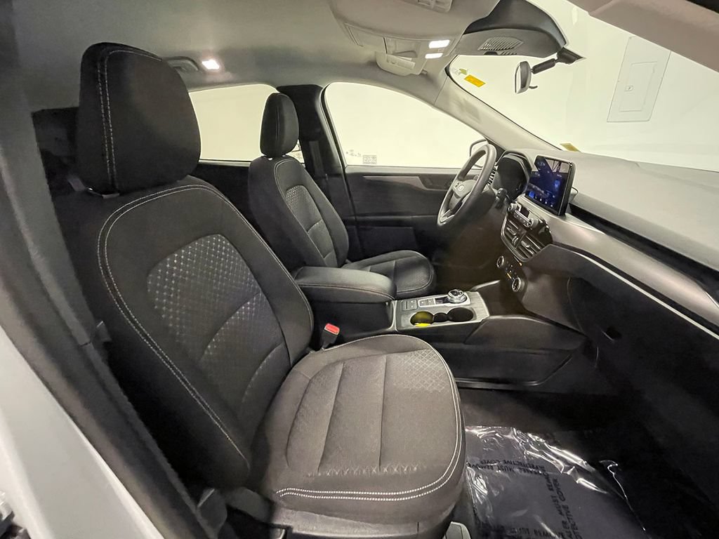 Used 2025 Ford Escape Active AWD/4WD image 24