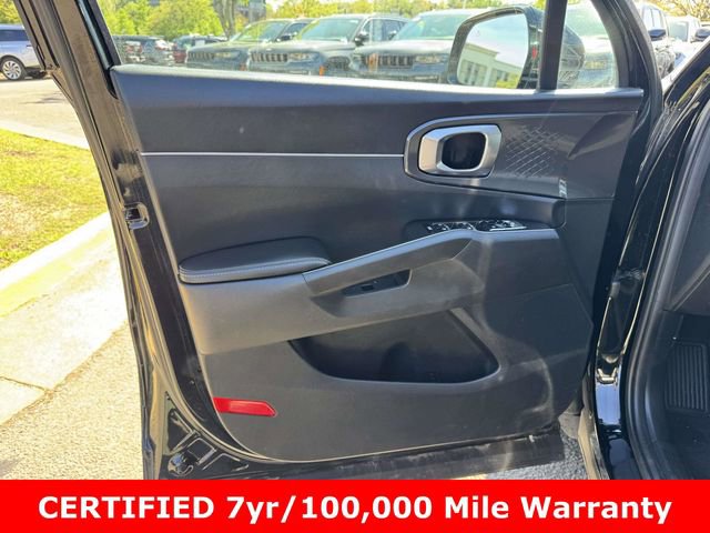 Used 2024 Kia Sorento LX image 8