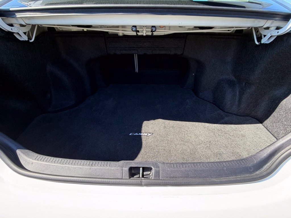 Used 2014 Toyota Camry LE FWD image 29