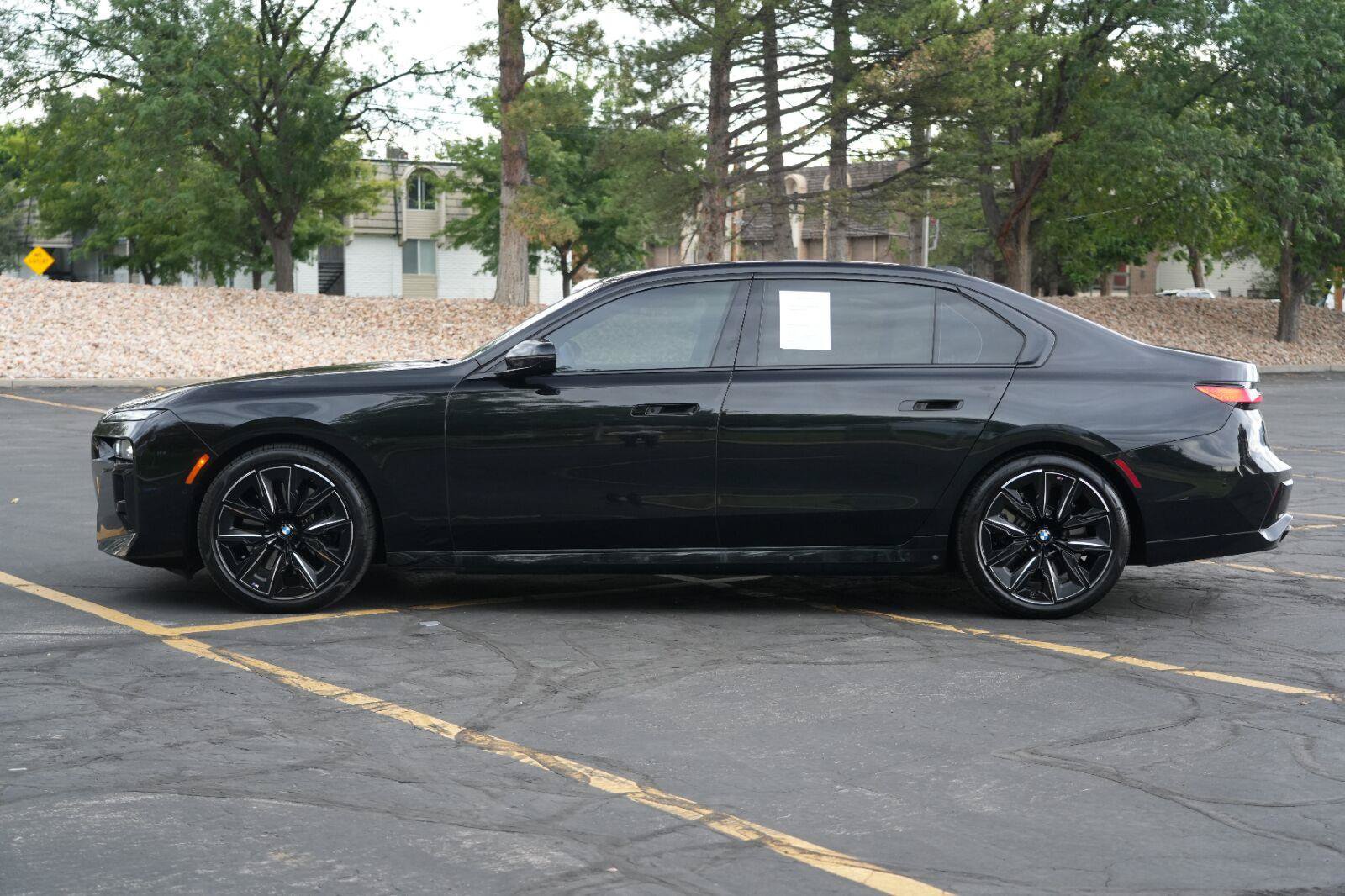 Used 2024 BMW 760i xDrive w/ Executive Package AWD/4WD image 2