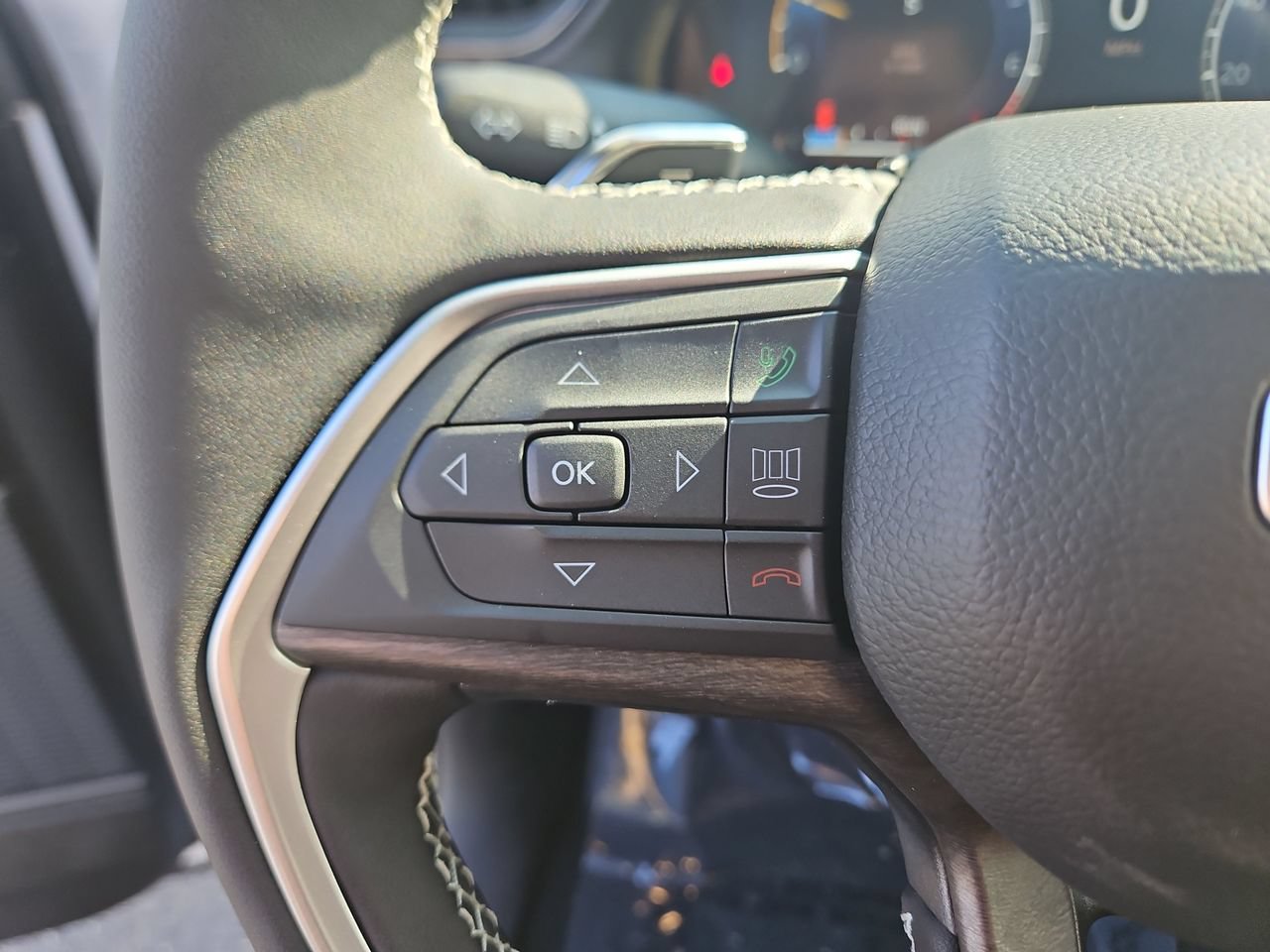 New 2026 Jeep Grand Cherokee Altitude AWD/4WD image 28