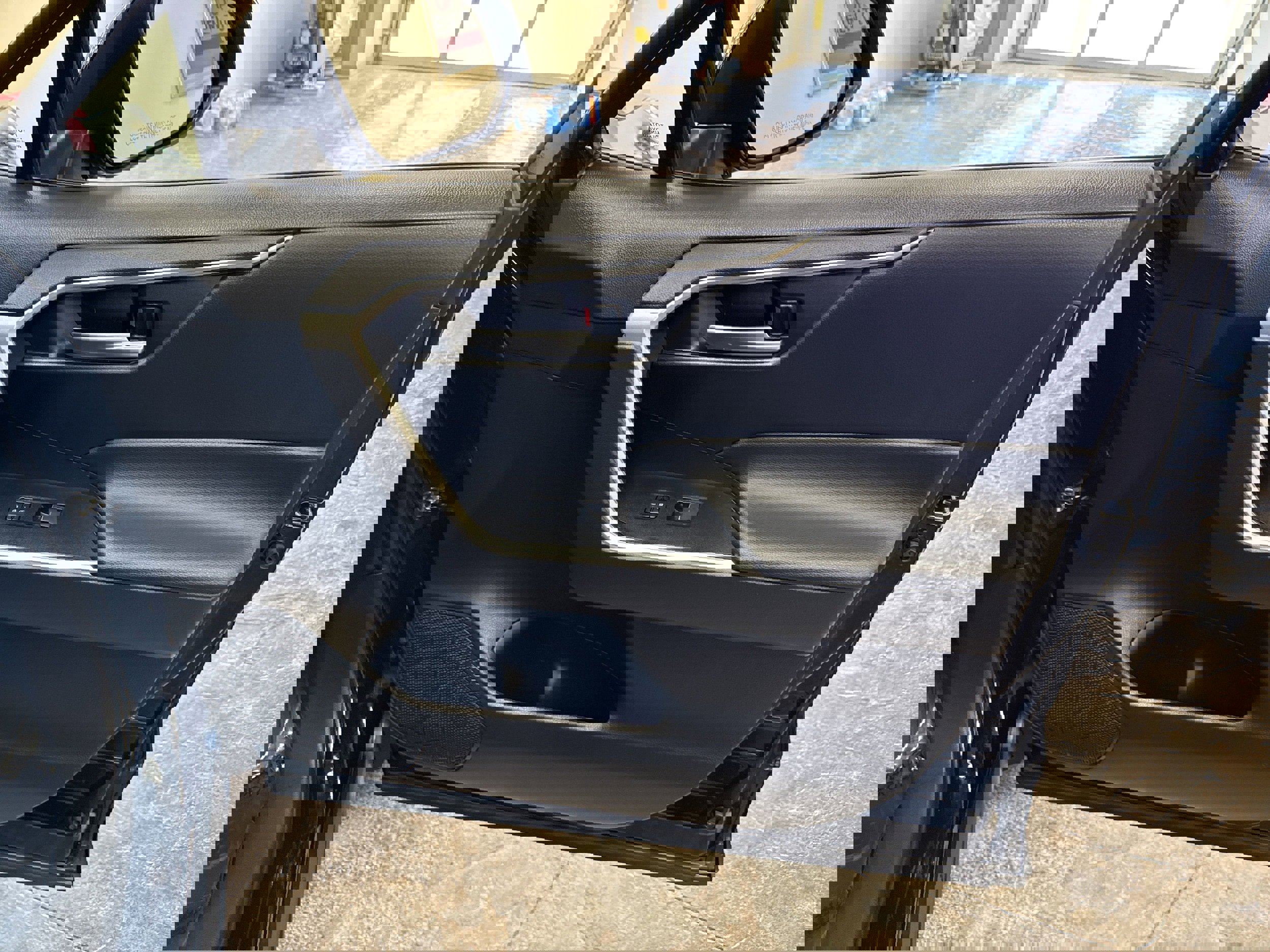 Used 2023 Toyota RAV4 XLE Premium image 15