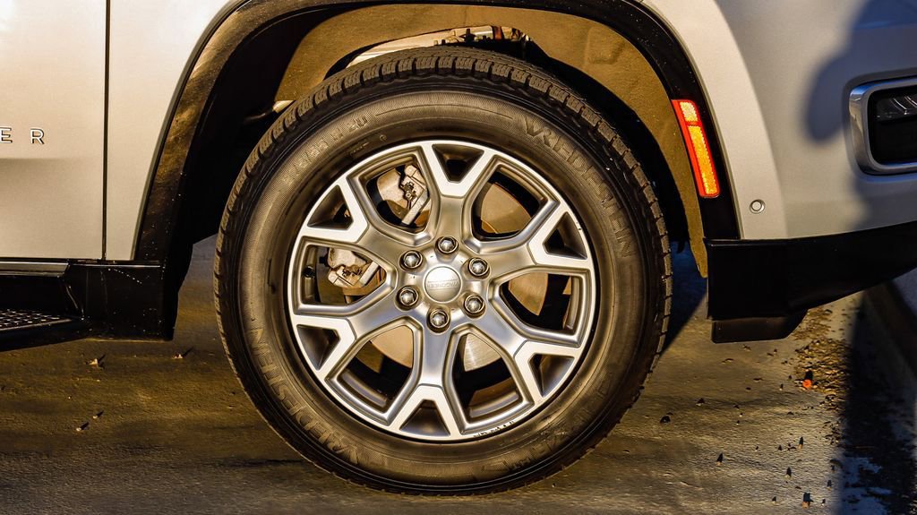 Used 2022 Jeep Wagoneer Series II image 11