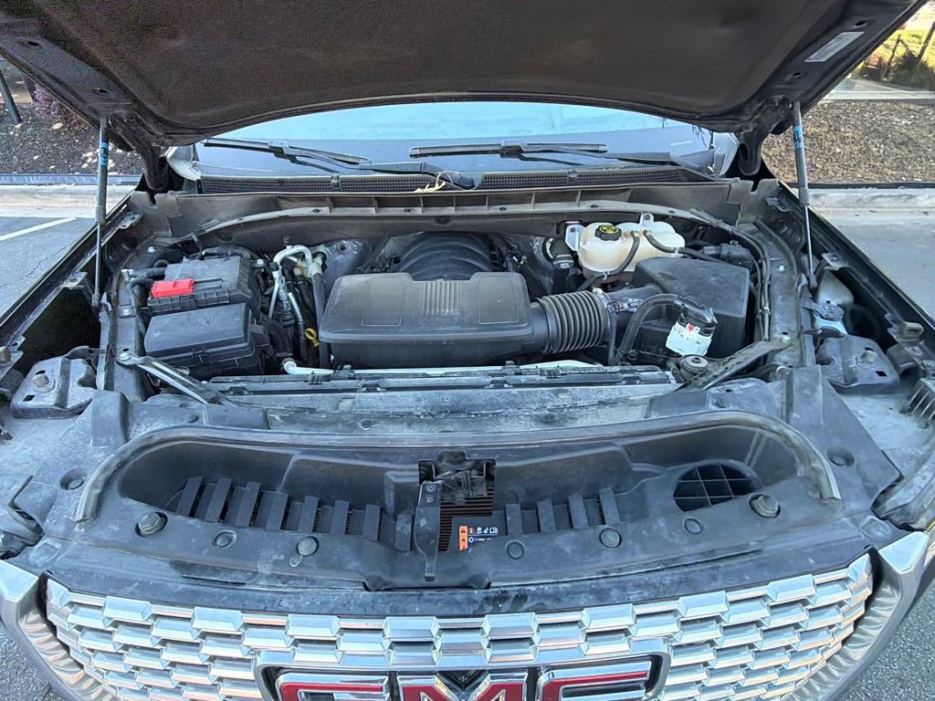 Used 2023 GMC Yukon Denali AWD/4WD image 6