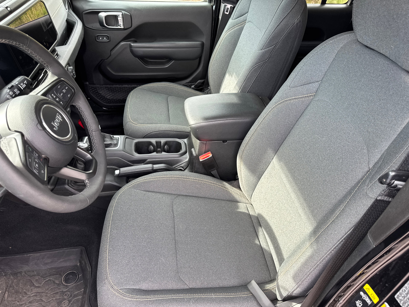 Used 2025 Jeep Wrangler Willys image 9