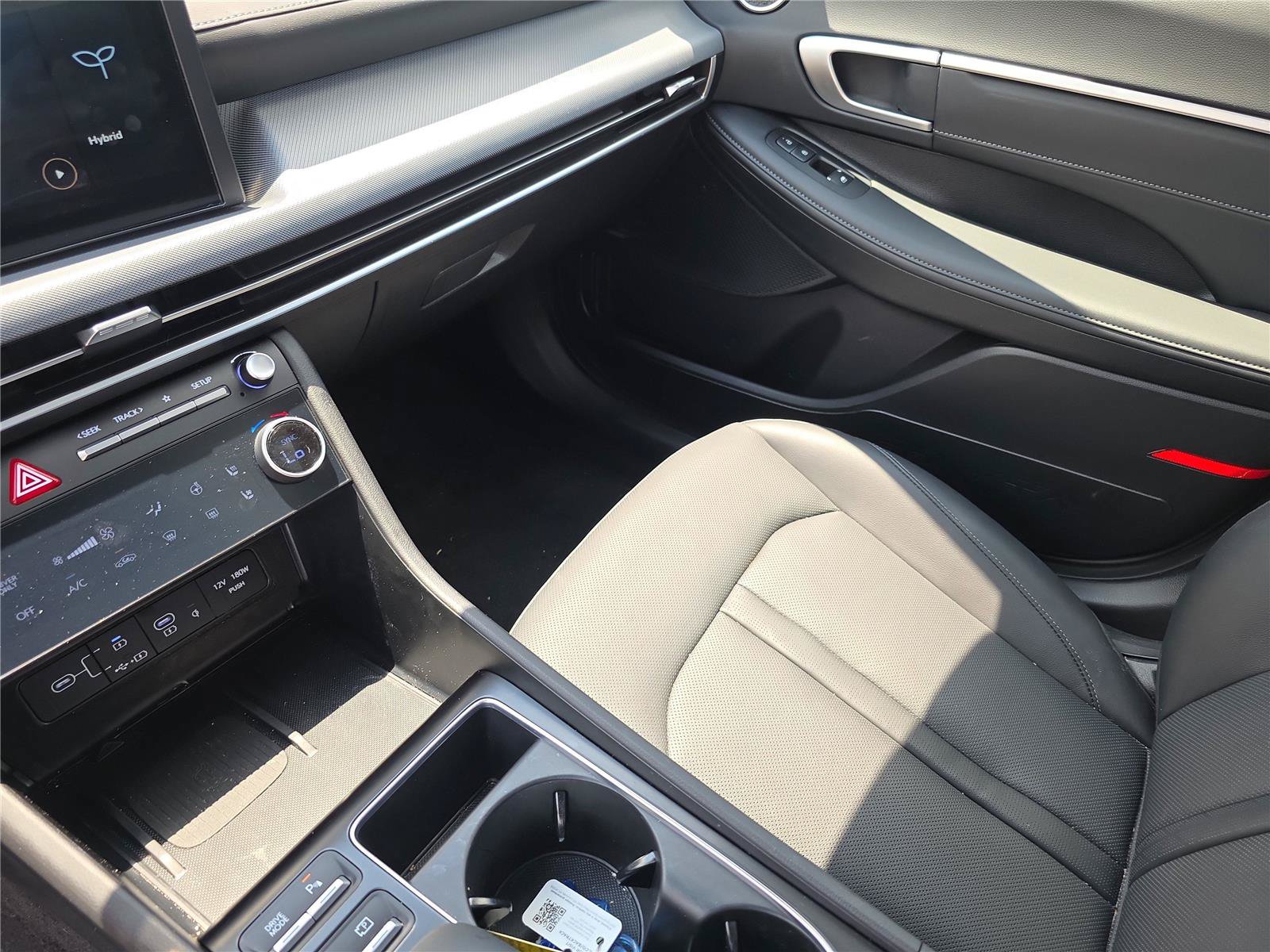 Certified 2025 Hyundai Sonata Limited FWD image 32