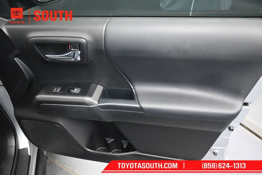 Used 2023 Toyota Tacoma TRD Sport AWD/4WD image 29