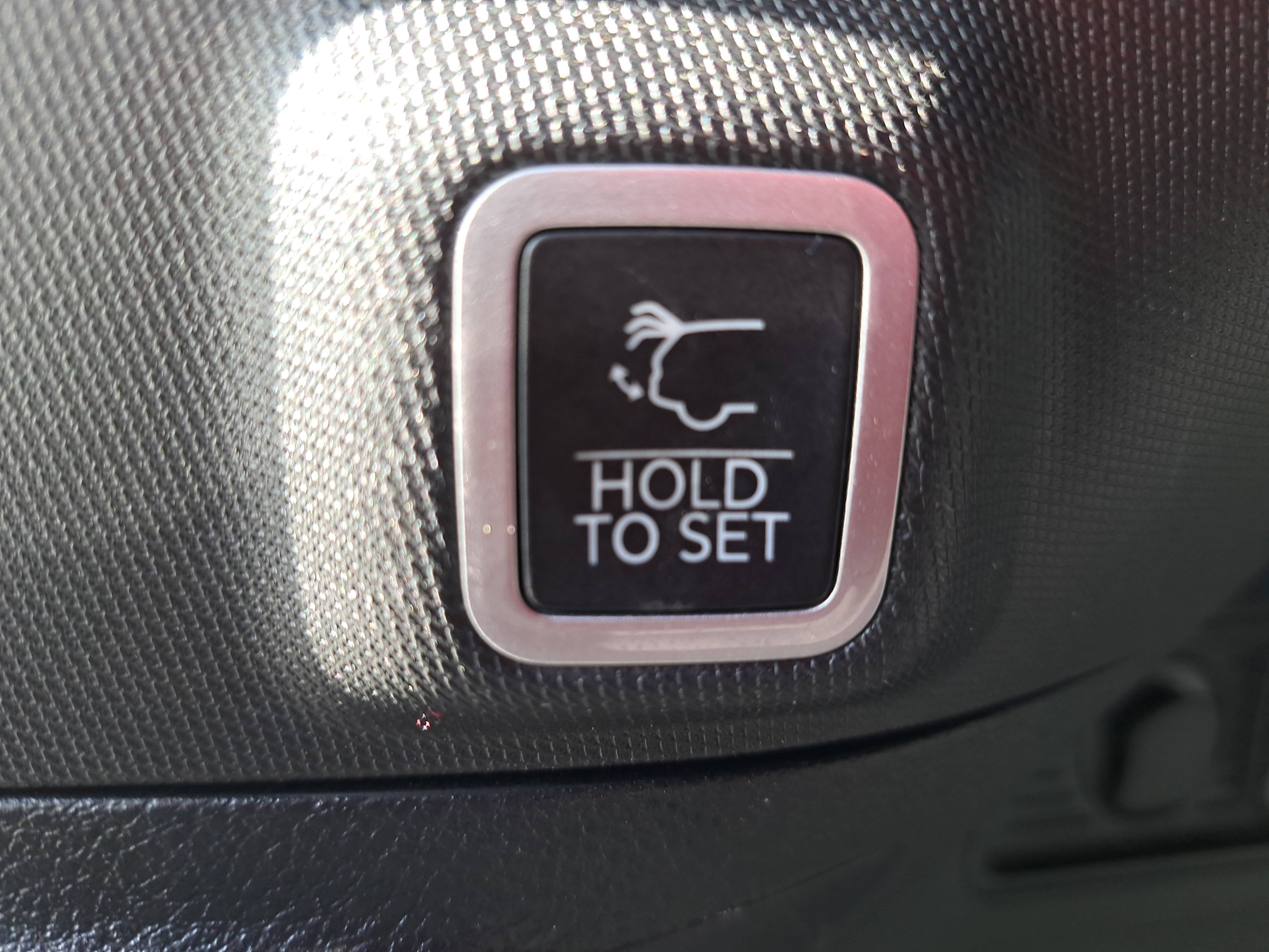 Used 2022 Jeep Grand Cherokee Altitude AWD/4WD image 13