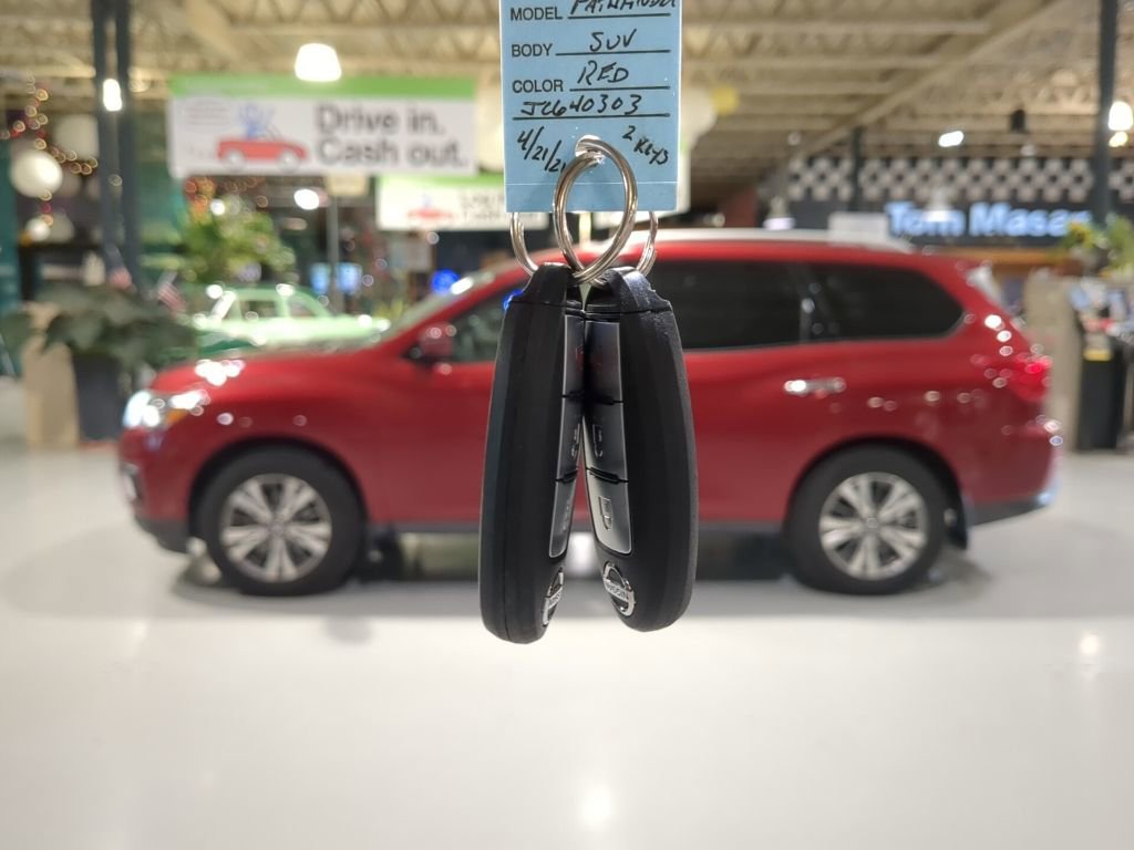 Used 2018 Nissan Pathfinder S AWD/4WD image 4