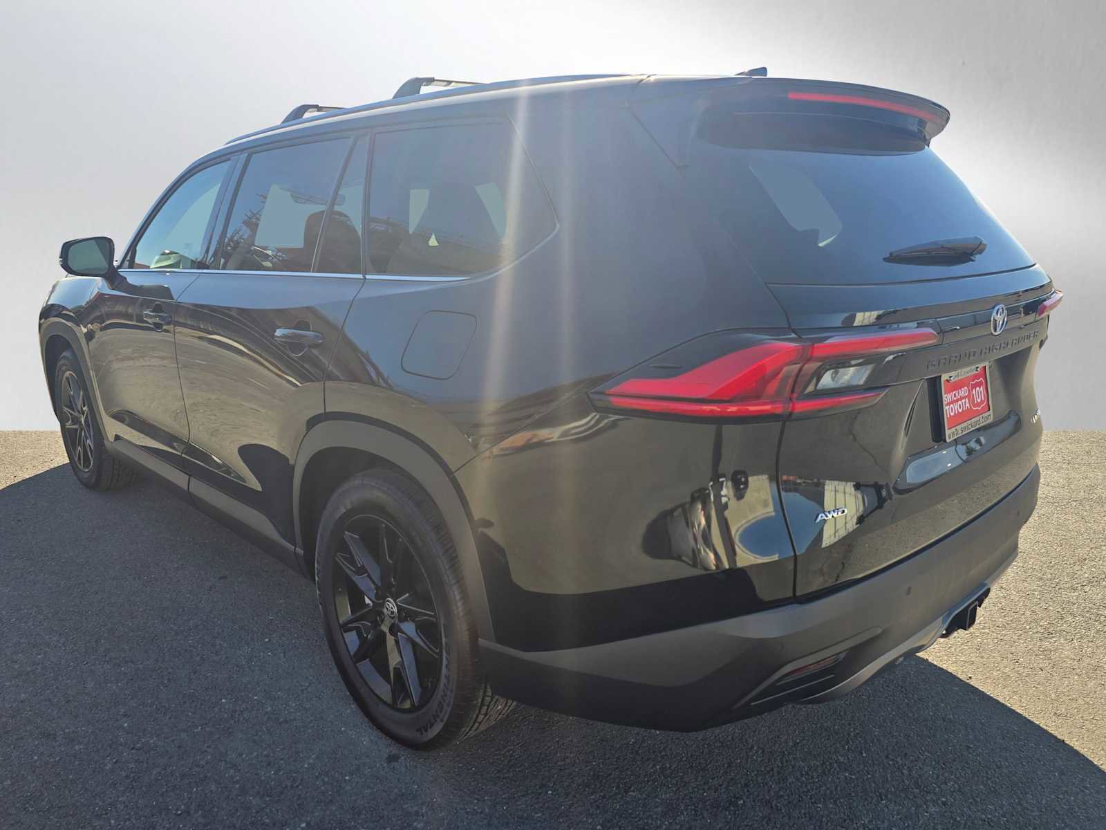 Used 2024 Toyota Grand Highlander Limited image 5