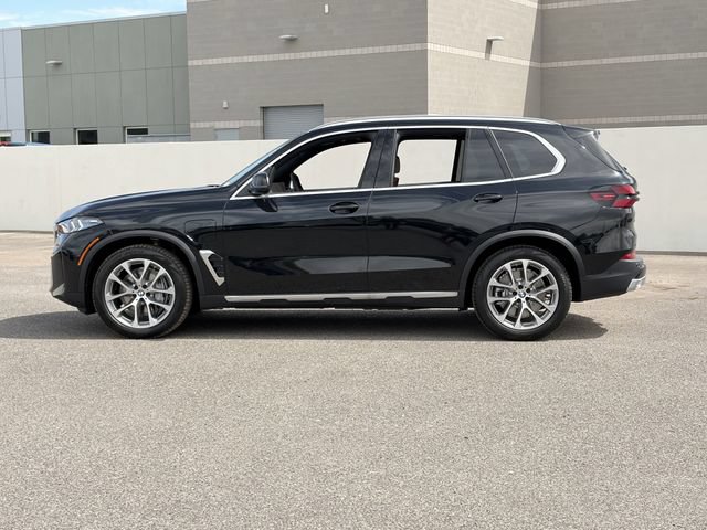 Used 2026 BMW X5 xDrive50e AWD/4WD image 9