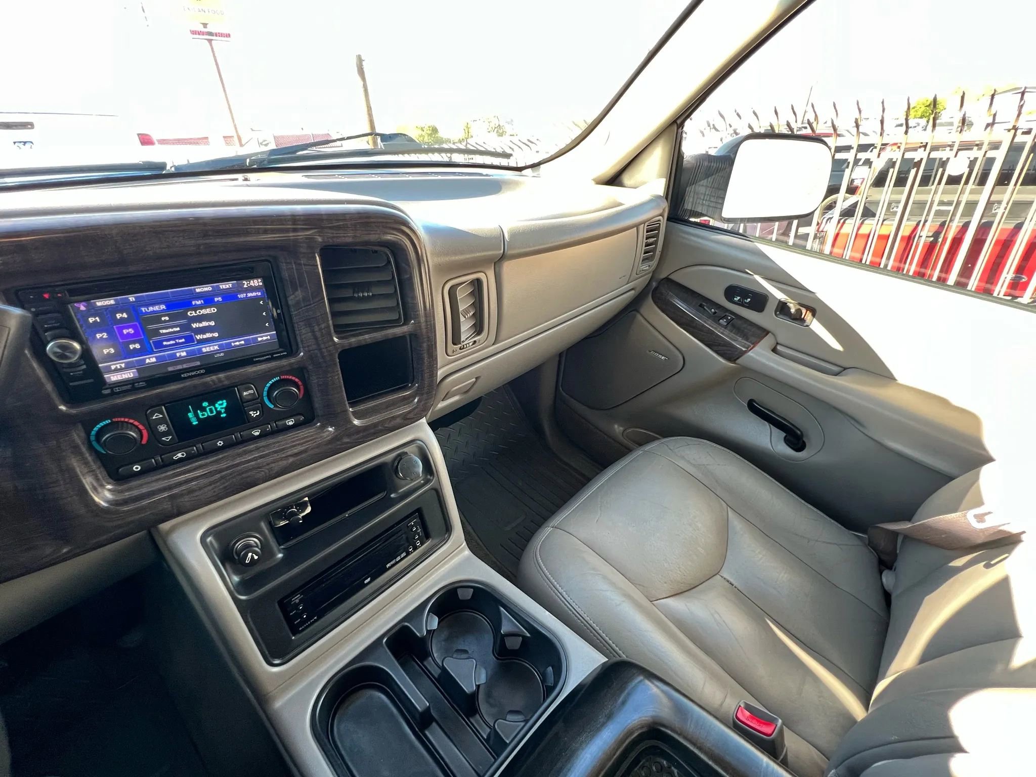 Used 2004 GMC Sierra 2500 SLT w/ Heavy-Duty Power Package AWD/4WD image 26