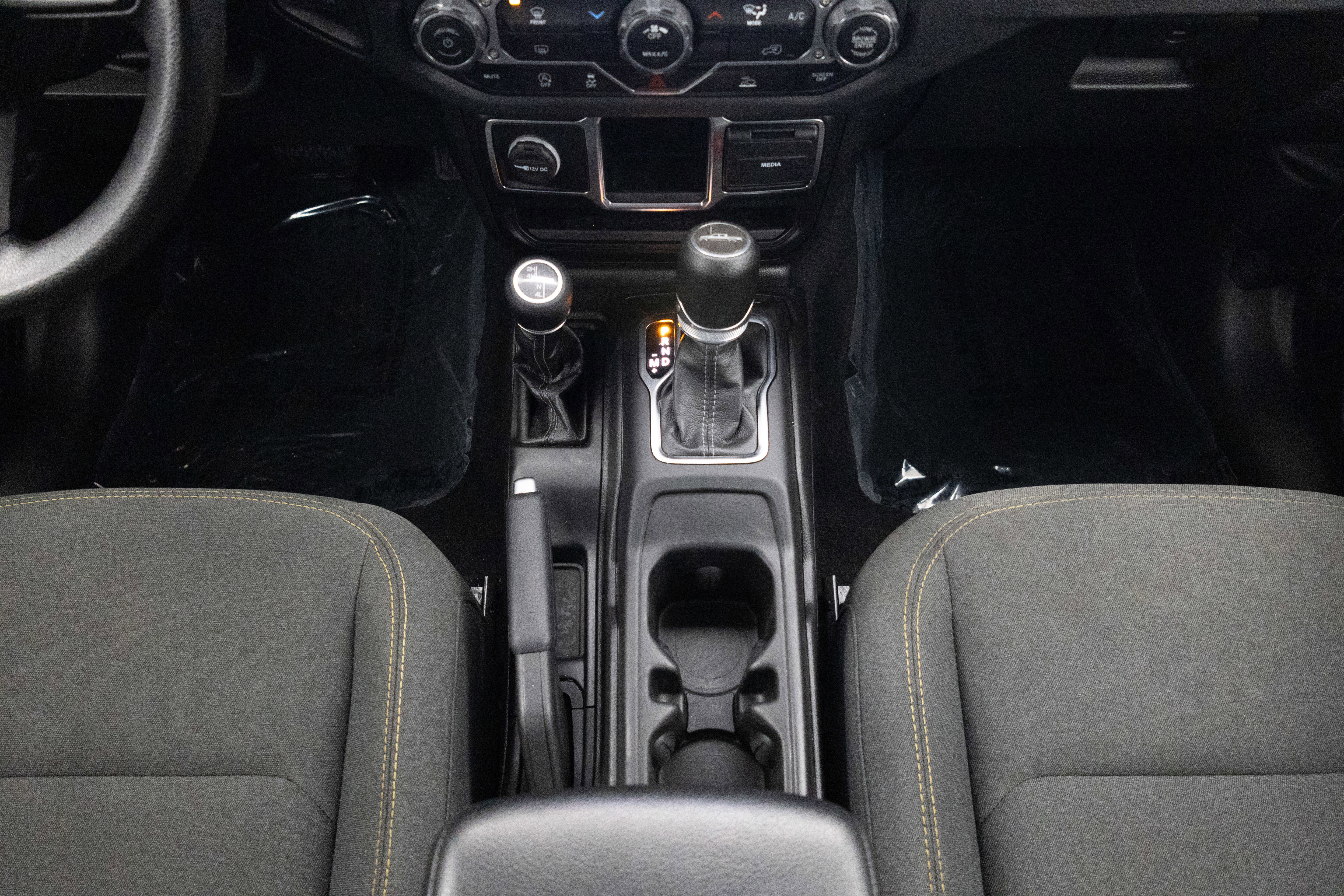 Used 2024 Jeep Gladiator Sport image 31