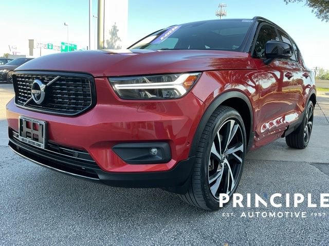 Used 2020 Volvo XC40 T5 R-Design w/ Protection Package Premier AWD/4WD image 4