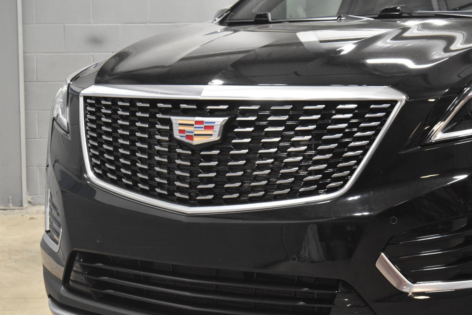 Certified 2023 Cadillac XT5 Premium Luxury w/ LPO, Floor Liner Package FWD image 32