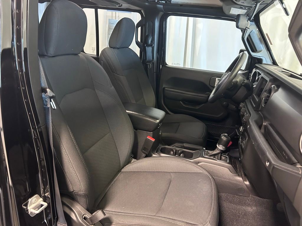 Used 2023 Jeep Gladiator Sport AWD/4WD image 19