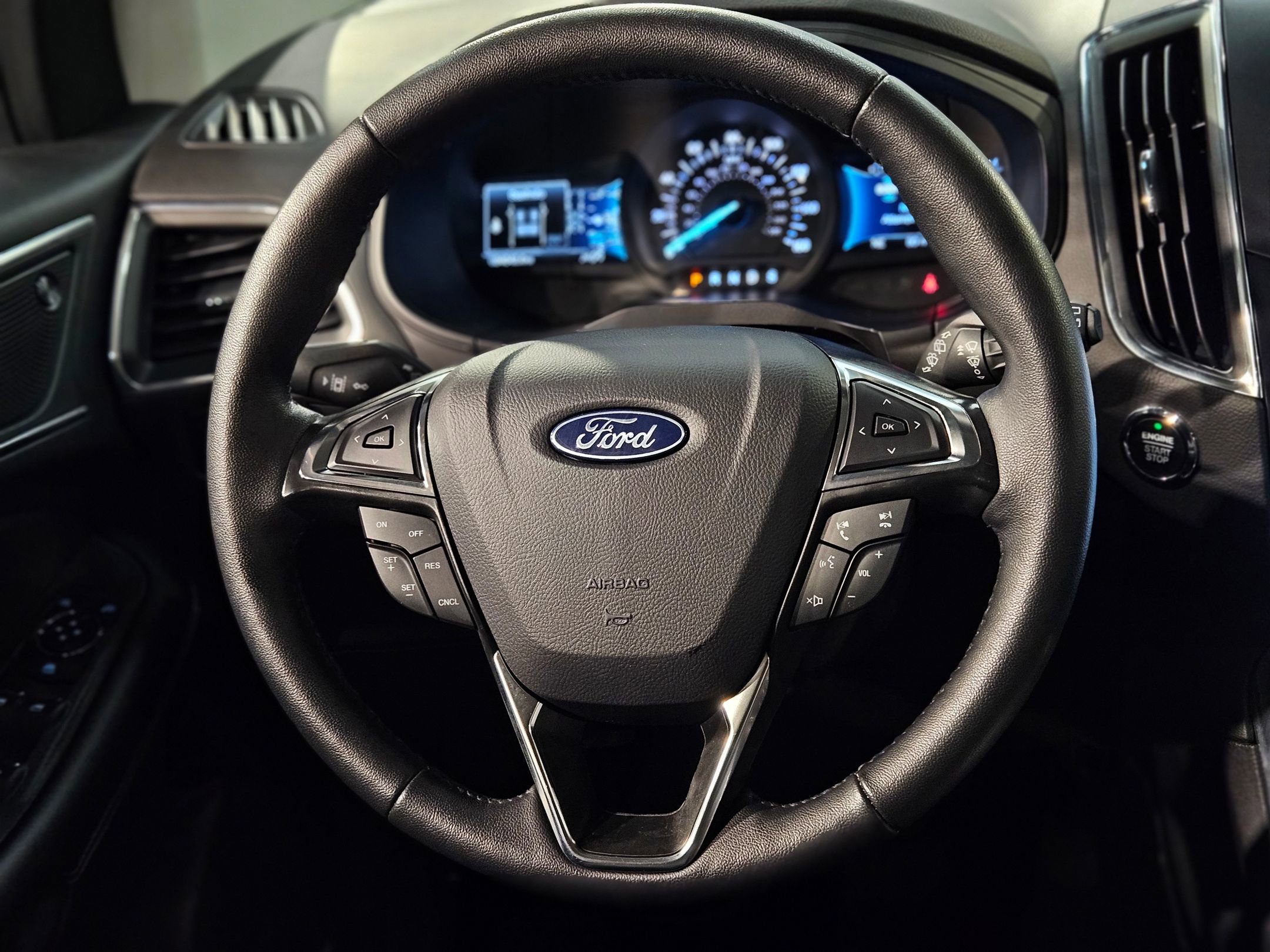 Used 2024 Ford Edge Titanium image 26