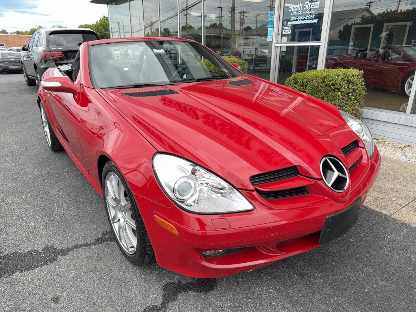 Used 2005 Mercedes-Benz SLK 350 image 2