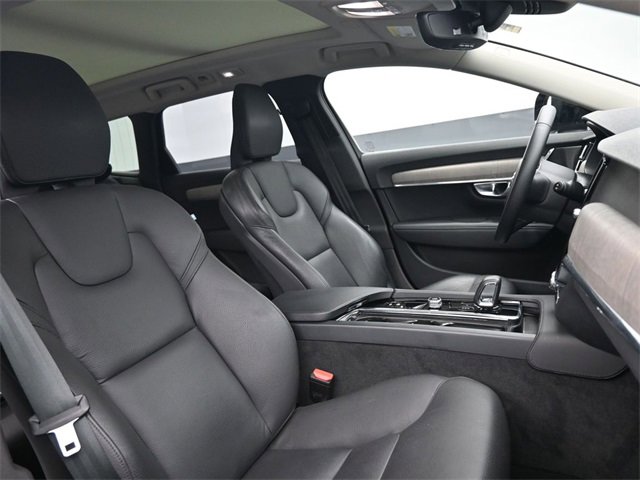 Certified 2024 Volvo V90 B6 Cross Country Plus image 35