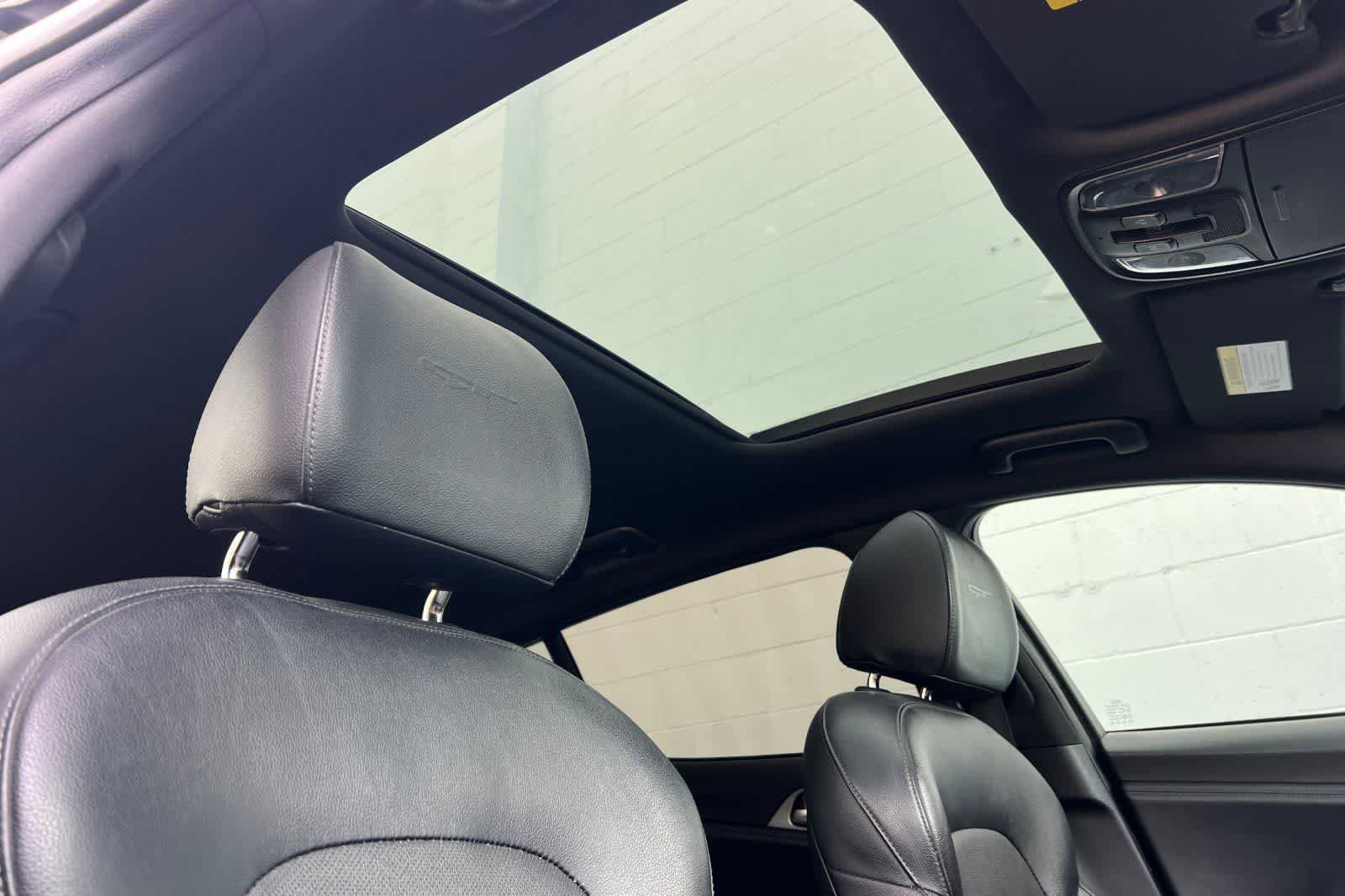 Used 2018 Kia Stinger GT1 image 18